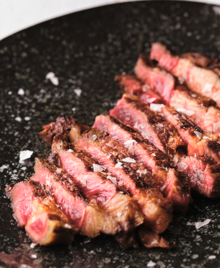 carne a la brasa en restaurante la brasa